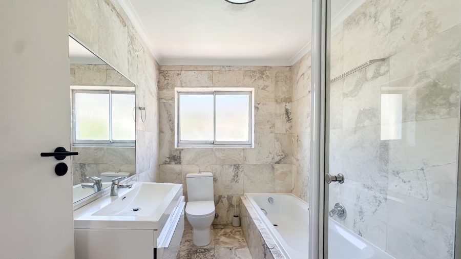 To Let 3 Bedroom Property for Rent in Sea Point Western Cape